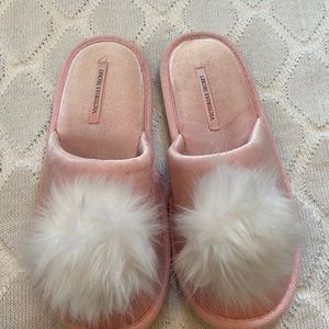 SOLD ****Victoria’s Secret PomPom slippers.